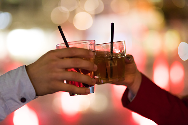 喝酒 干杯 庆祝-康兴医疗器械官网 